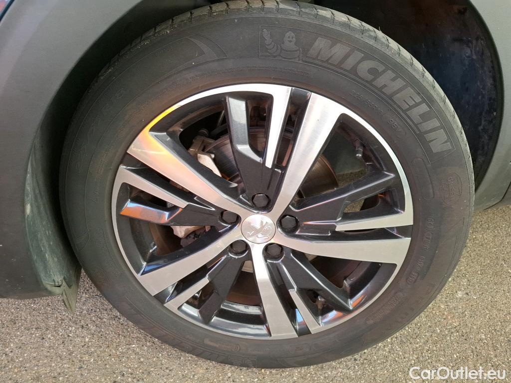  Peugeot  5008  Allure Pack 1.5 HDi 130CV BVA8 7 Sieges E6d #40