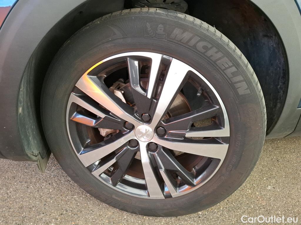  Peugeot  5008  Allure Pack 1.5 HDi 130CV BVA8 7 Sieges E6d #13