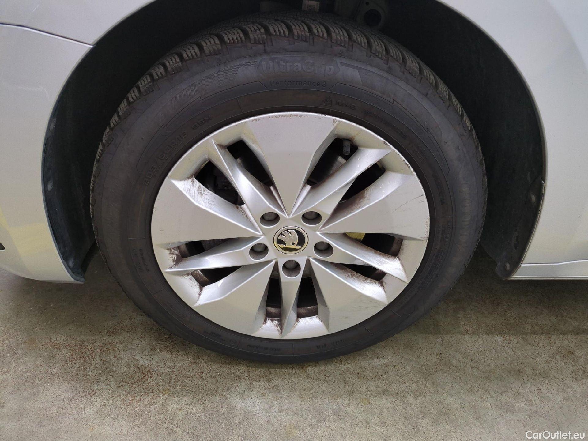  Skoda  Octavia  Berline Ambition 2.0 TDI 150CV BVA7 E6d #1