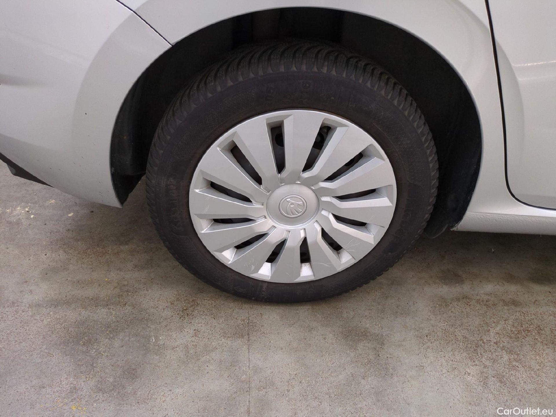  Skoda  Scala  Active 1.0 TSI 95CV BVM5 E6d #9