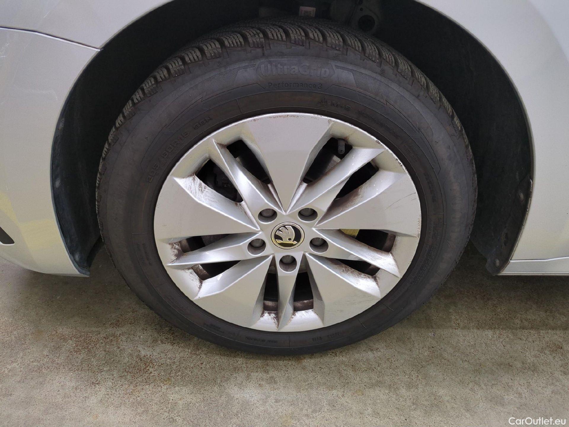 Skoda  Octavia  Berline Ambition 2.0 TDI 150CV BVA7 E6d #3