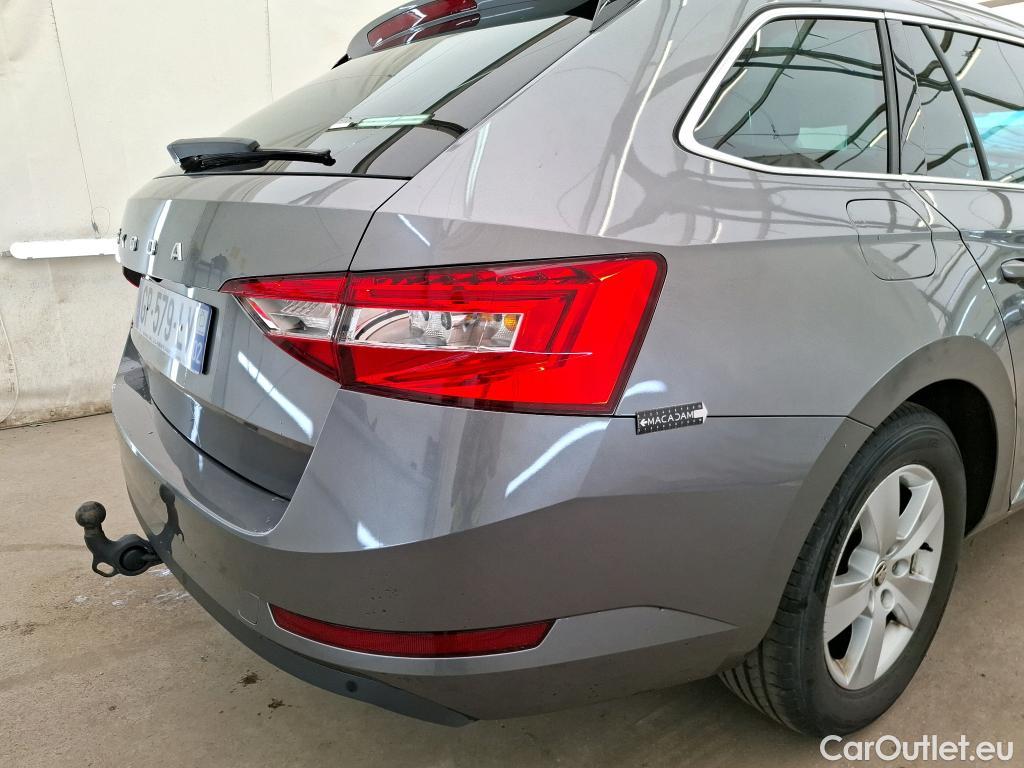  Skoda  Superb SKODA  Combi / 2019 / 5P / Break 1.5 TSI ACT 150 DSG7 Business #3