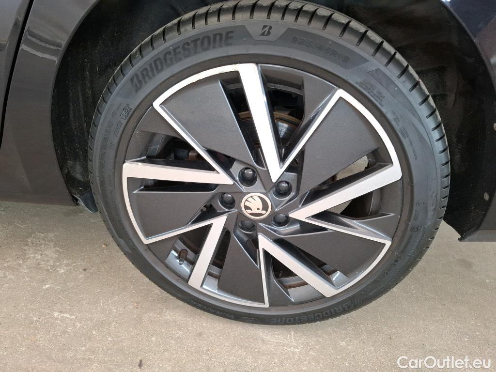  Skoda  Octavia SKODA  Combi / 2020 / 5P / Break 1.4 TSI PHEV iV 204 DSG6e Business #43