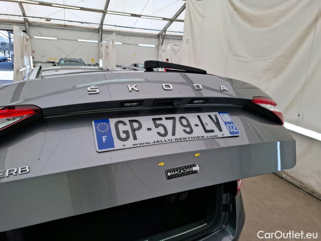  Skoda  Superb SKODA  Combi / 2019 / 5P / Break 1.5 TSI ACT 150 DSG7 Business #1
