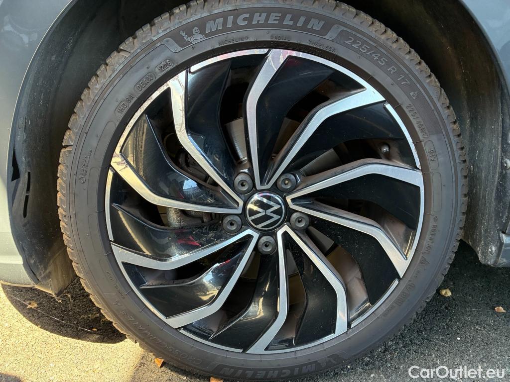  Volkswagen  Golf  VOLKSWAGEN / 2020 / 5P / Berline 1.5 eTSI OPF 130 DSG7 Style #15