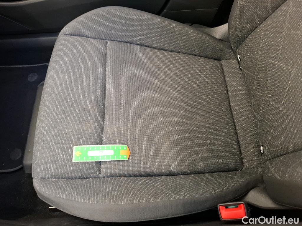  Volkswagen  Golf  VOLKSWAGEN / 2020 / 5P / Berline 1.0 eTSI OPF 110 DSG7 Life Business #41