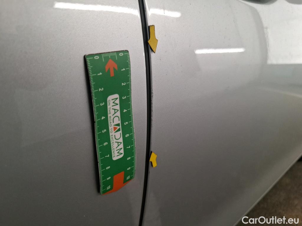  Volkswagen  Golf  VOLKSWAGEN / 2020 / 5P / Berline 1.0 eTSI OPF 110 DSG7 Life Business #56