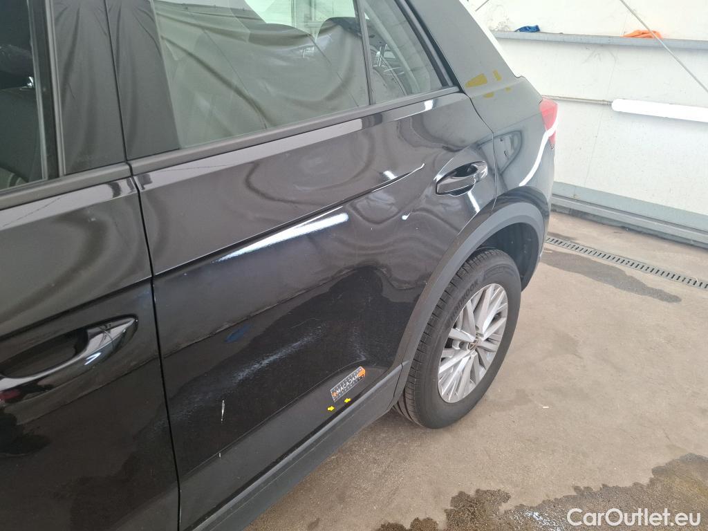  Volkswagen  T-ROC VOLKSWAGEN  / 2017 / 5P / SUV 1.0 TSI 110 LOUNGE BUSINESS #23
