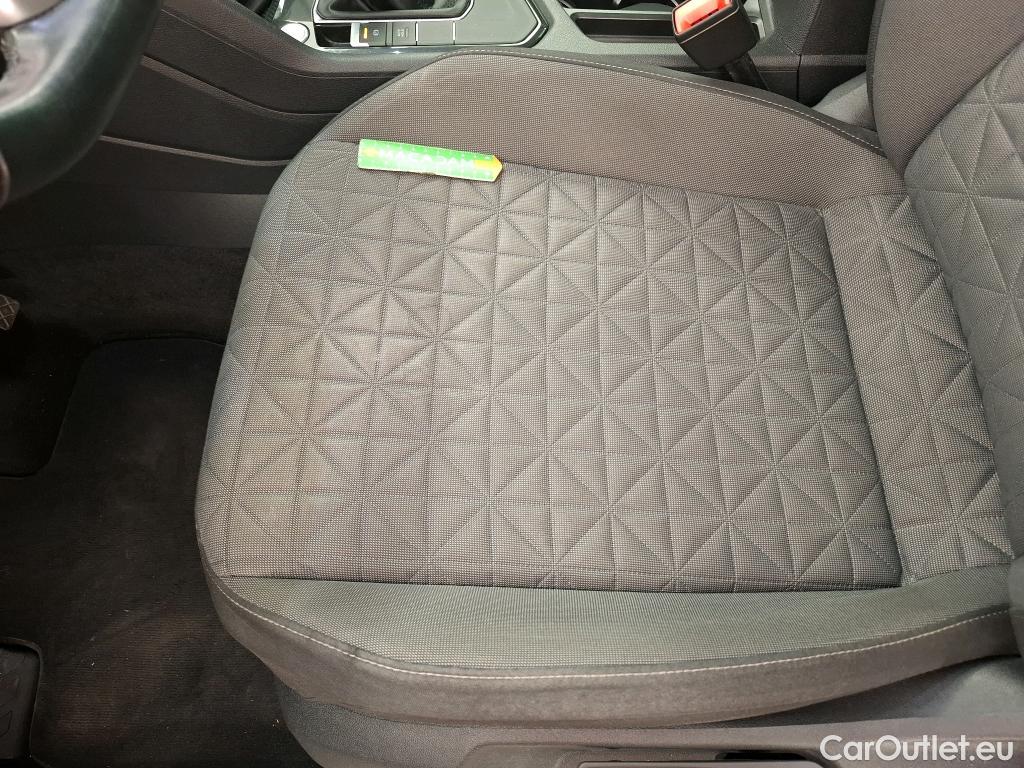  Volkswagen  Tiguan VOLKSWAGEN  / 2020 / 5P / SUV 2.0 TDI 150 DSG7 Life Business #6