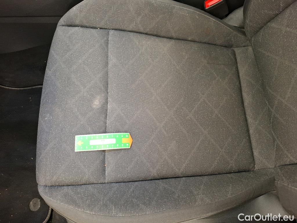  Volkswagen  Golf  VOLKSWAGEN / 2020 / 5P / Berline 1.0 eTSI OPF 110 DSG7 Life Business #40