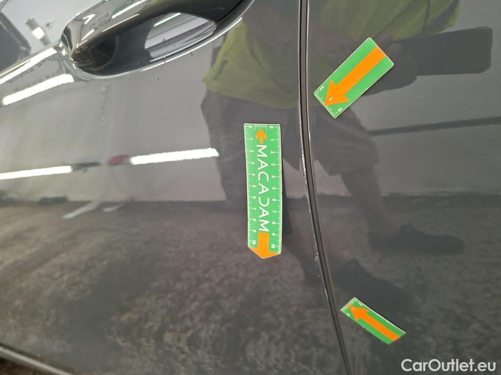  Volkswagen  Golf  VOLKSWAGEN / 2020 / 5P / Berline 1.5 eTSI OPF 130 DSG7 Style #22