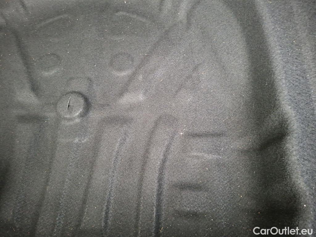  Volkswagen  Golf  VOLKSWAGEN / 2020 / 5P / Berline 1.5 eTSI OPF 130 DSG7 Style #16