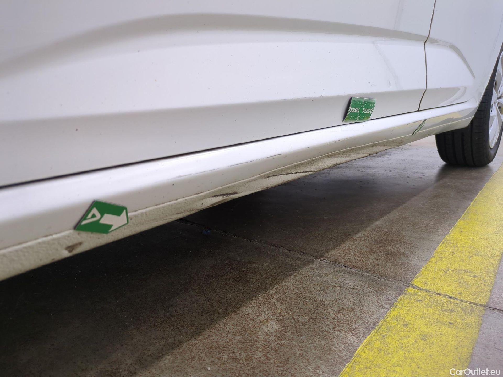  Renault  Megane  IV Berline 5pt. Société Air Nav 1.5 dCi 90CV BVM6 E6 #40
