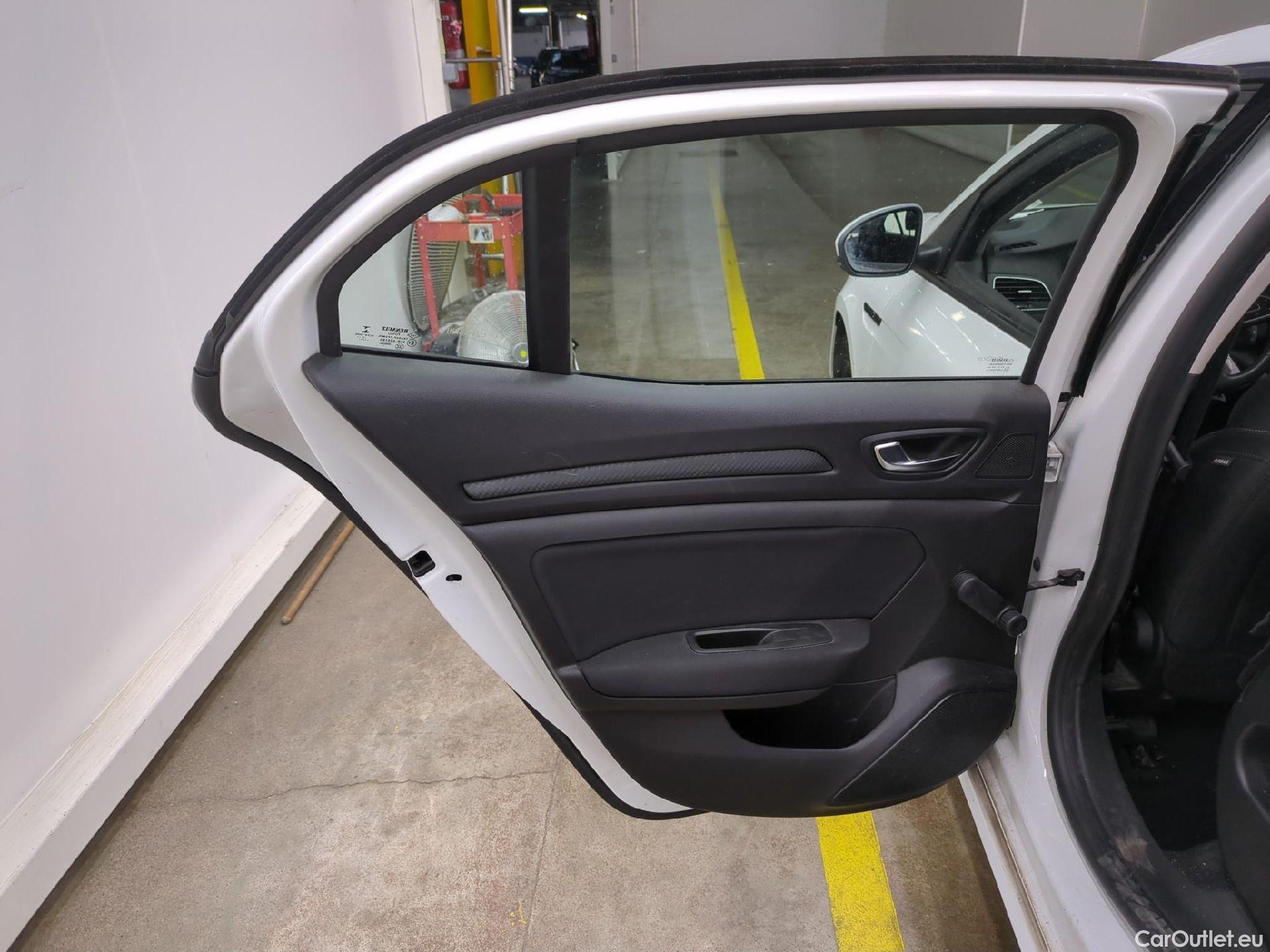  Renault  Megane  IV Berline 5pt. Société Air Nav 1.5 dCi 90CV BVM6 E6 #54
