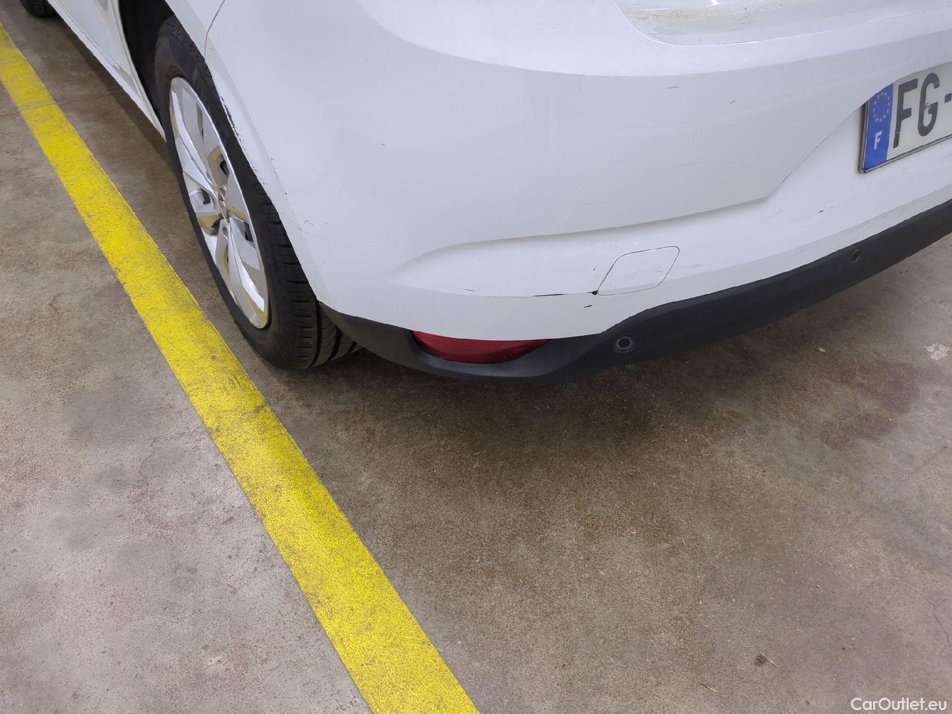  Renault  Megane  IV Berline 5pt. Société Air Nav 1.5 dCi 90CV BVM6 E6 #61