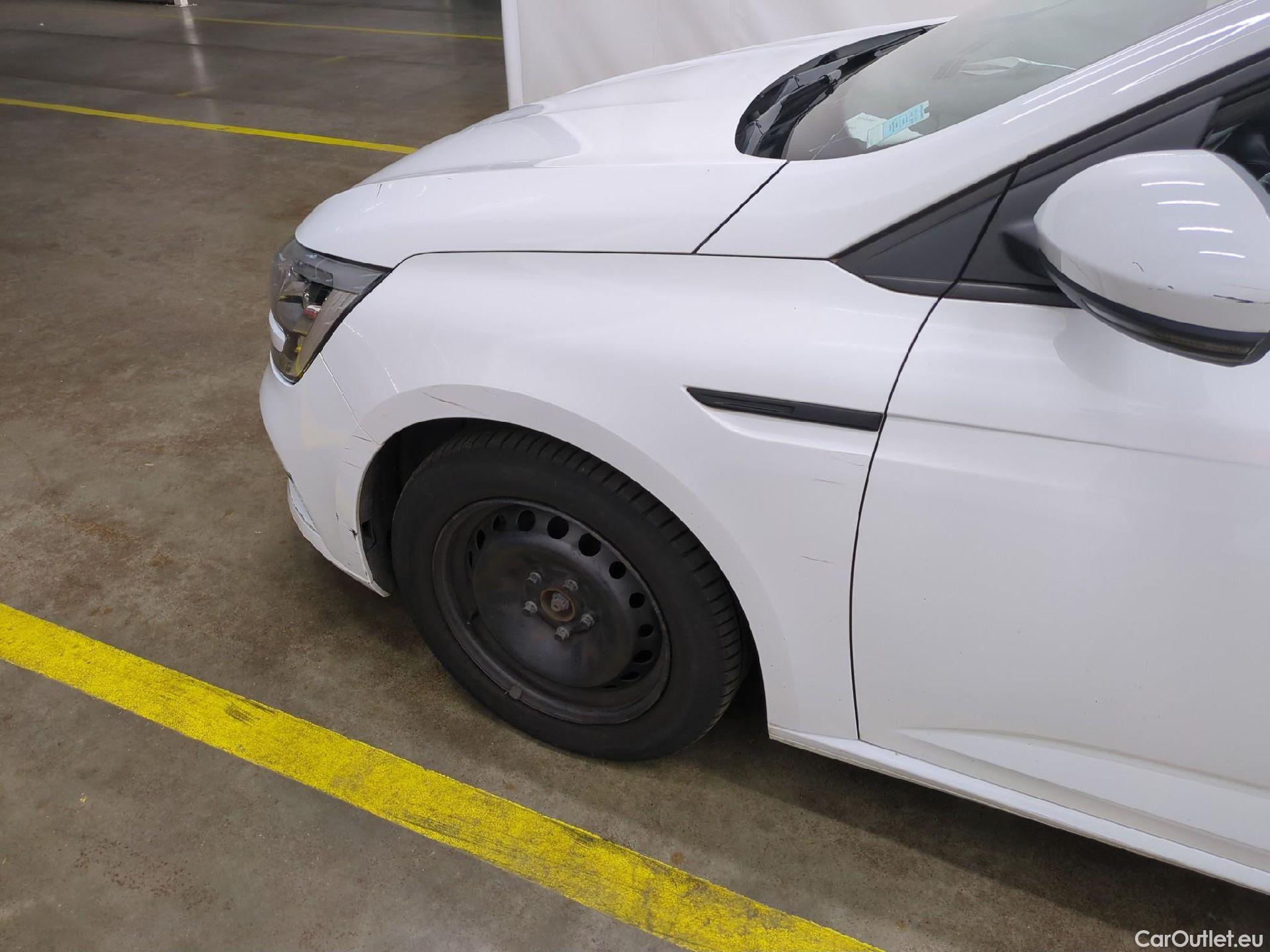  Renault  Megane  IV Berline 5pt. Société Air Nav 1.5 dCi 90CV BVM6 E6 #32