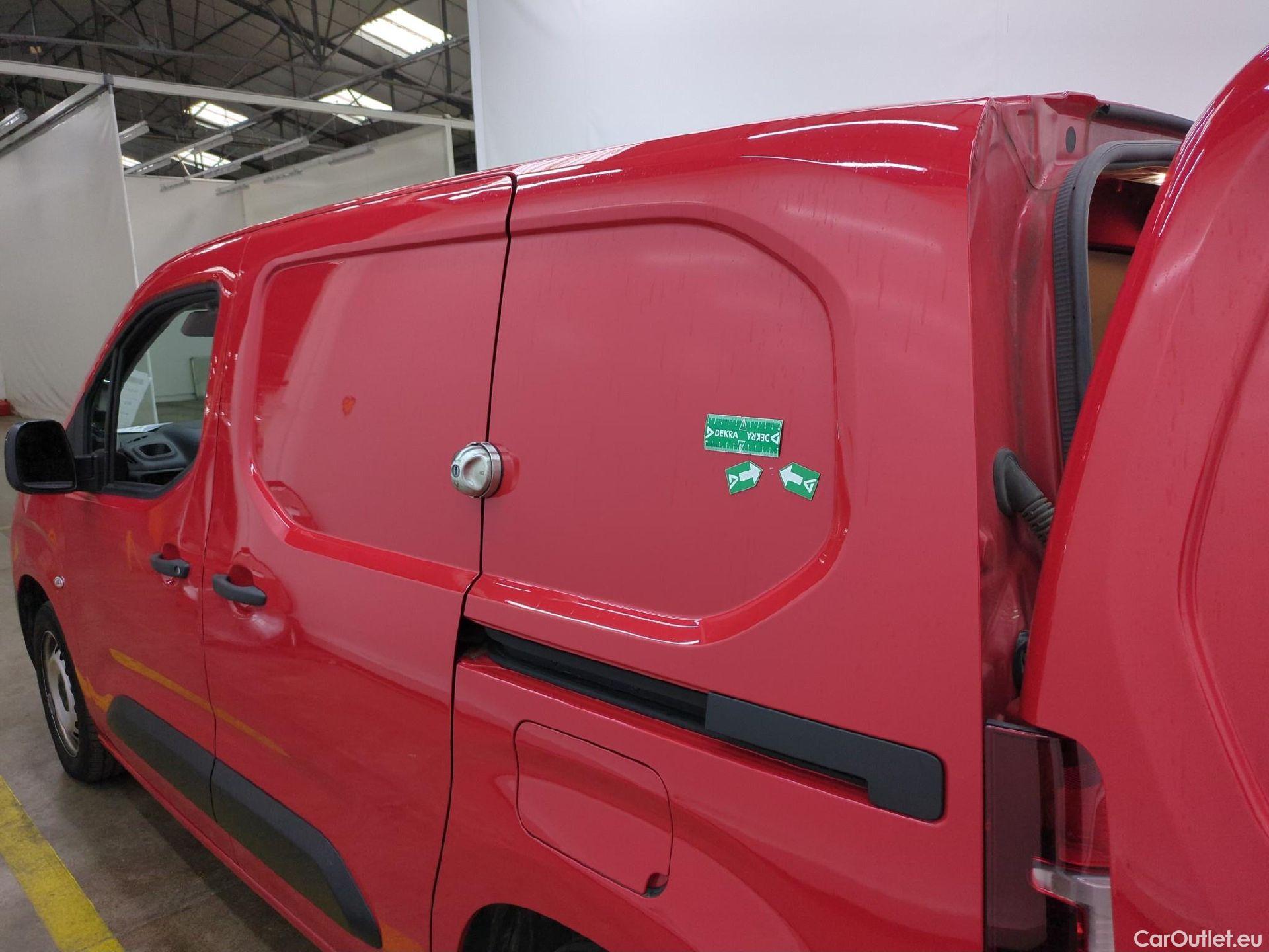  Citroen  Berlingo CITROEN  Van / 2018 / 4P / Fourgonnette M 650kg BlueHDi 130 S&S EAT8 Driver #15
