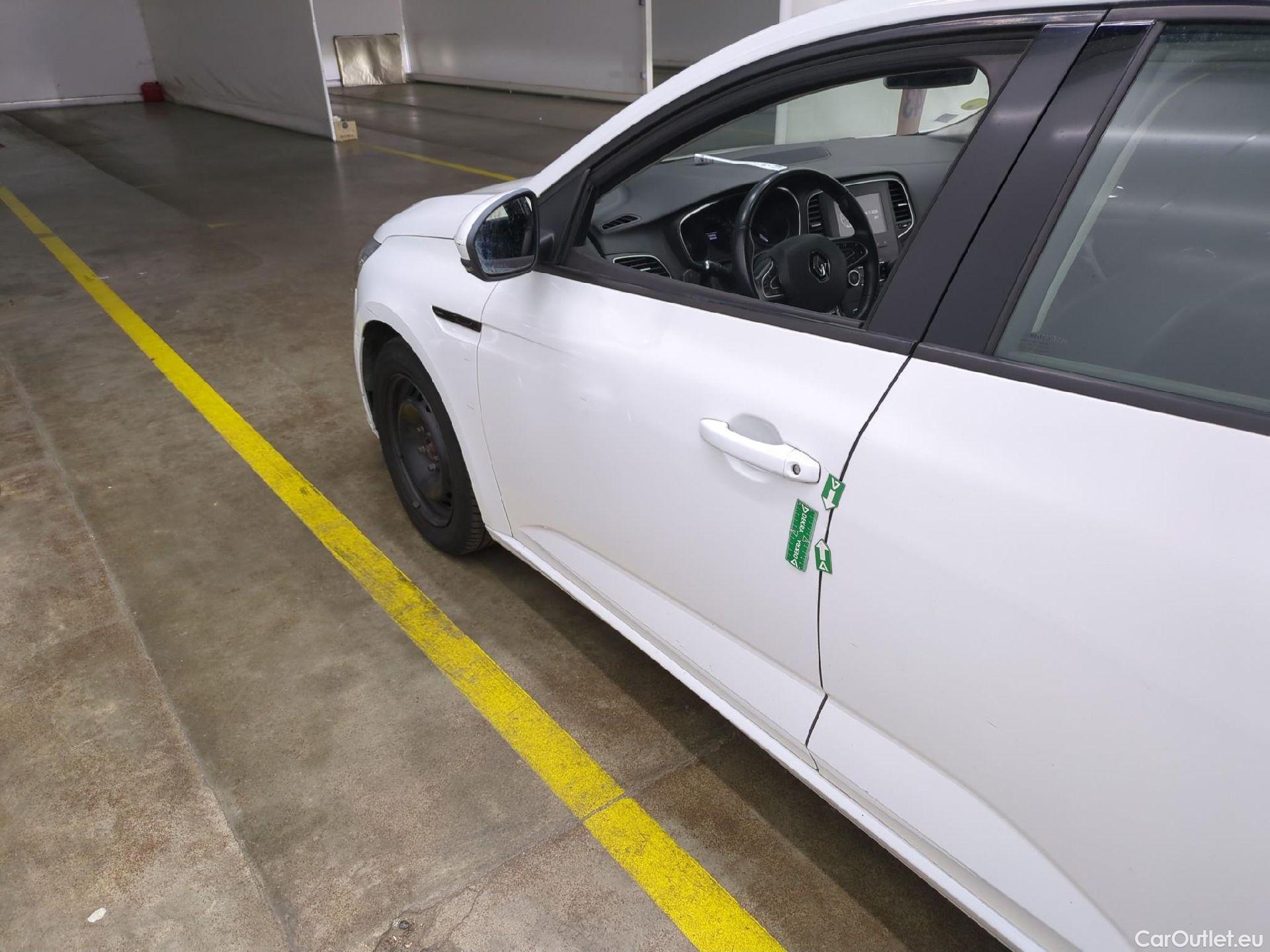  Renault  Megane  IV Berline 5pt. Société Air Nav 1.5 dCi 90CV BVM6 E6 #43