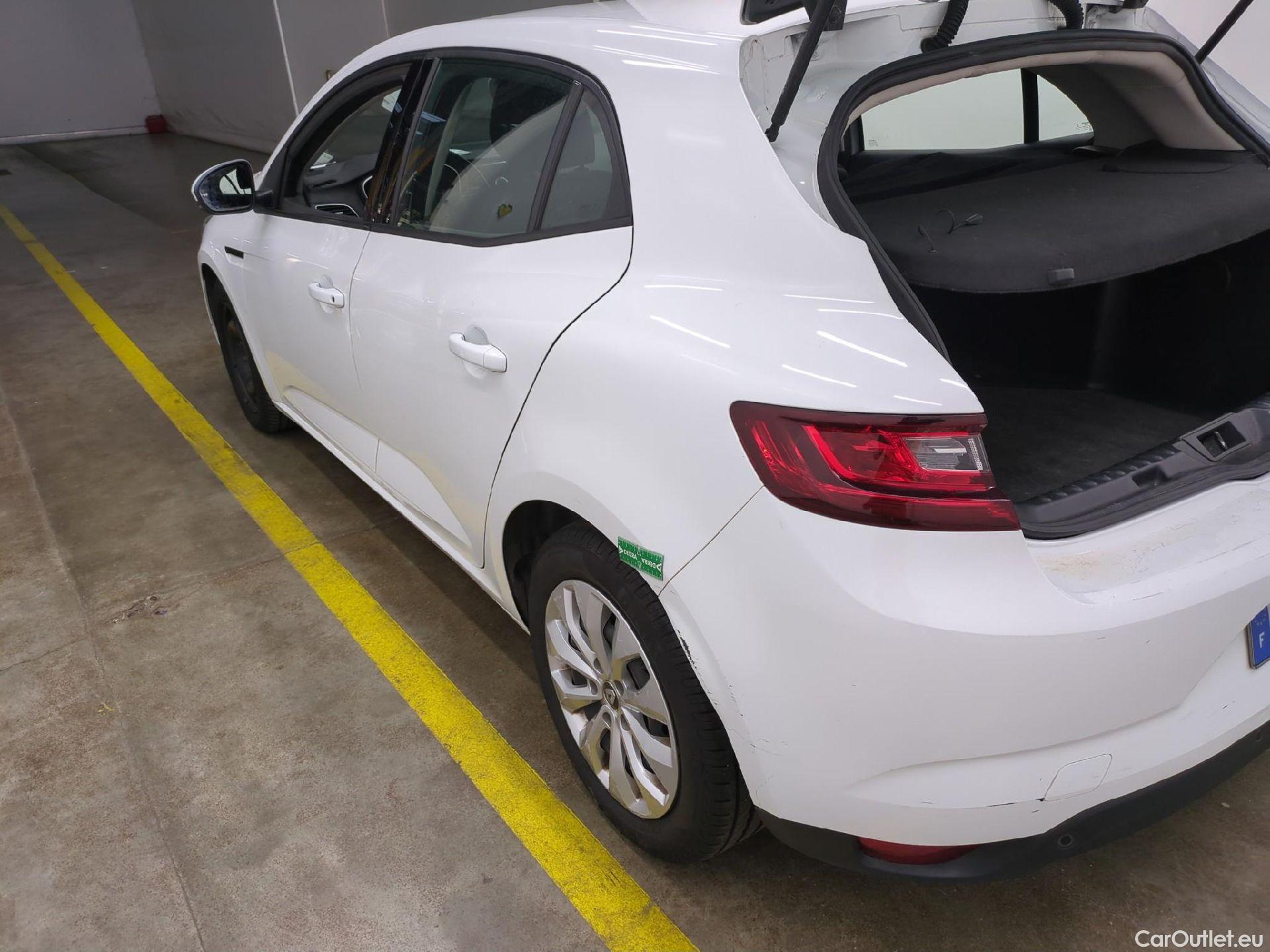  Renault  Megane  IV Berline 5pt. Société Air Nav 1.5 dCi 90CV BVM6 E6 #58