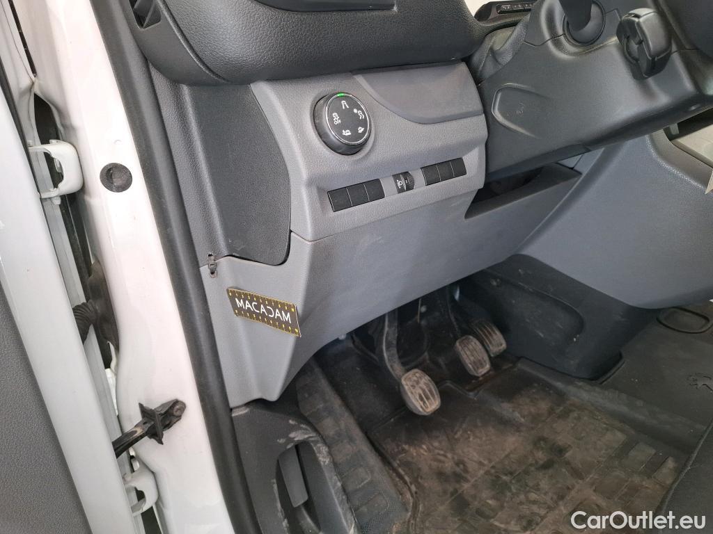  Peugeot  Expert  Fourgon Asphalt Standard 2.0 HDi 145CV BVM6 E6d #45