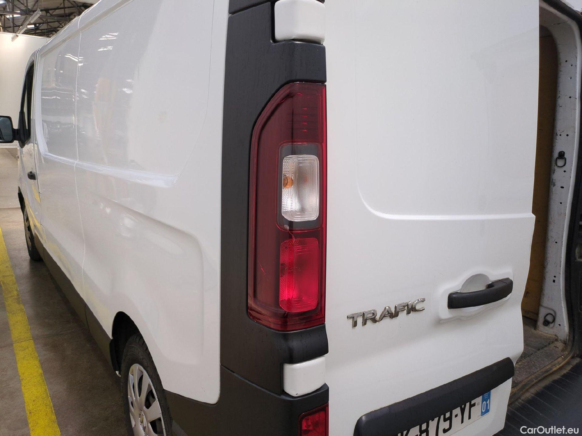  Renault  Trafic RENAULT  / 2019 / 4P / Fourgon tole FG GCF L2H1 1300 dCi 120 #35