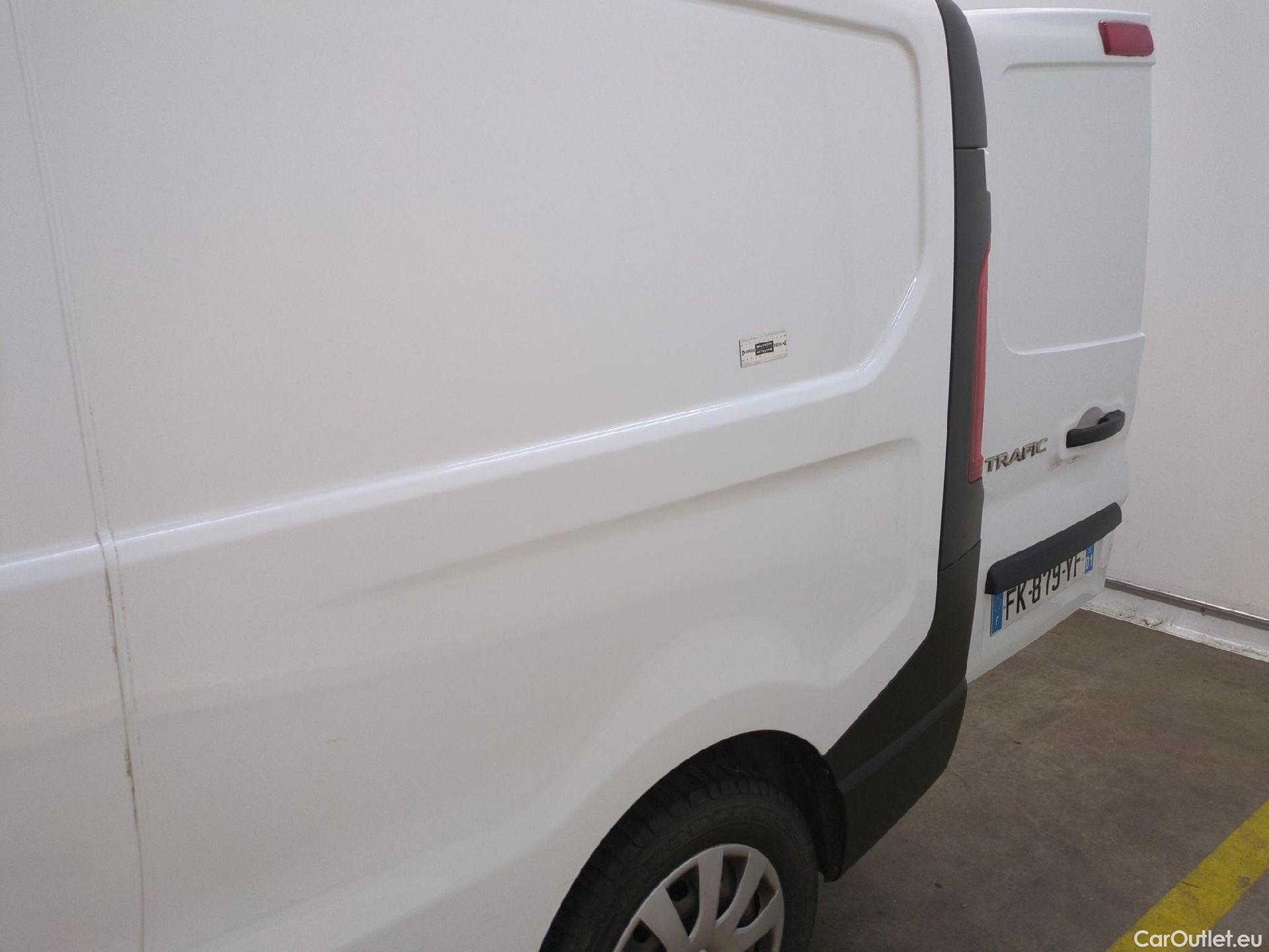  Renault  Trafic RENAULT  / 2019 / 4P / Fourgon tole FG GCF L2H1 1300 dCi 120 #15
