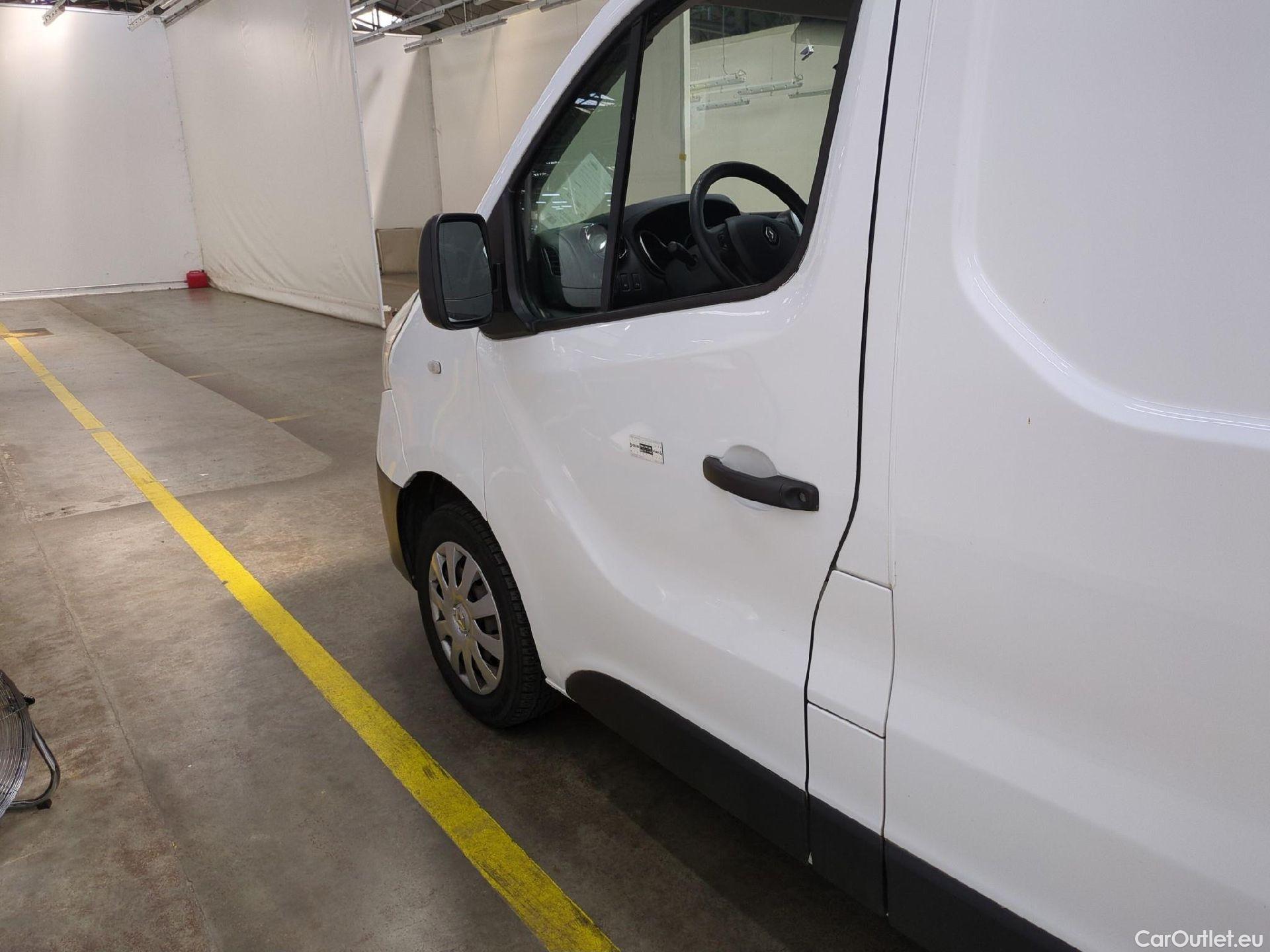  Renault  Trafic RENAULT  / 2019 / 4P / Fourgon tole FG GCF L2H1 1300 dCi 120 #9