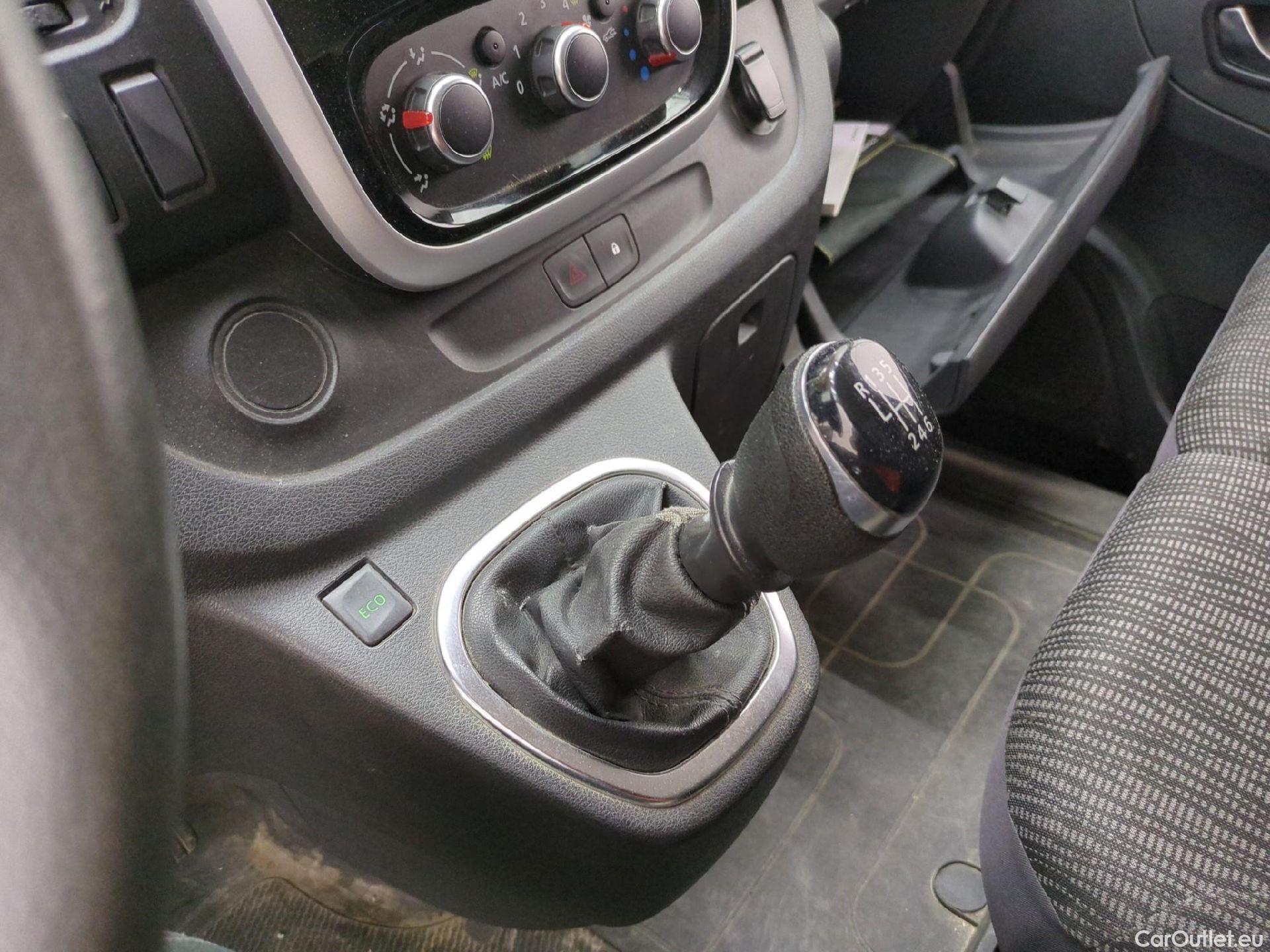  Renault  Trafic RENAULT  / 2019 / 4P / Fourgon tole FG GCF L2H1 1300 dCi 120 #61