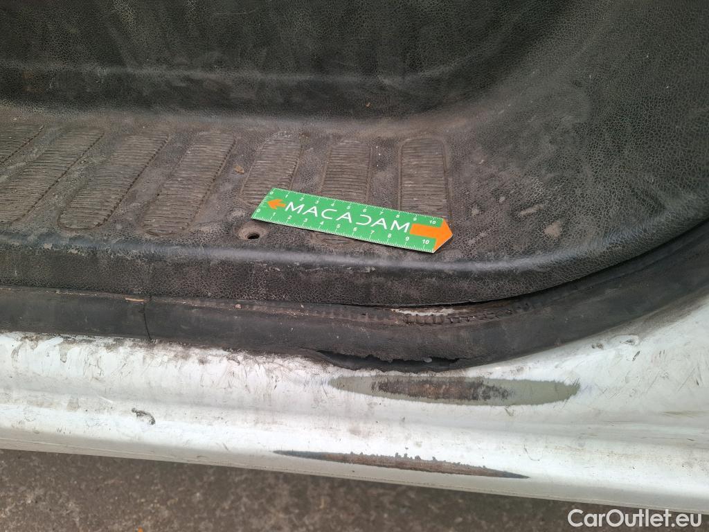  Renault  Master  III Fourgon L2H2 3 5 Grand Confort dCi 130CV BVM6 E6 #132