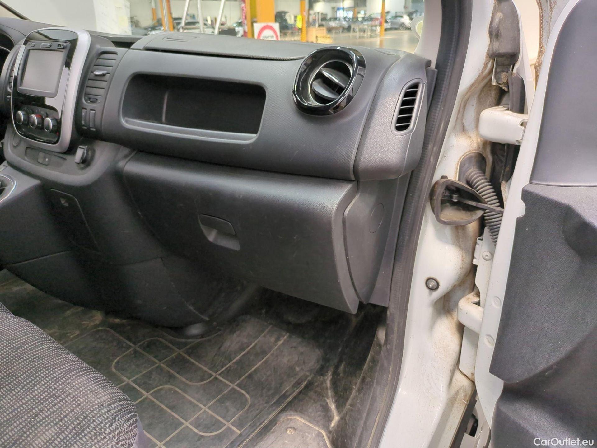  Renault  Trafic RENAULT  / 2019 / 4P / Fourgon tole FG GCF L2H1 1300 dCi 120 #53