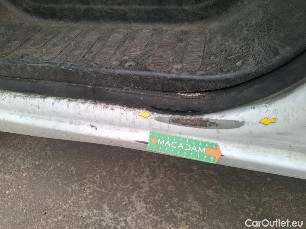  Renault  Master  III Fourgon L2H2 3 5 Grand Confort dCi 130CV BVM6 E6 #125