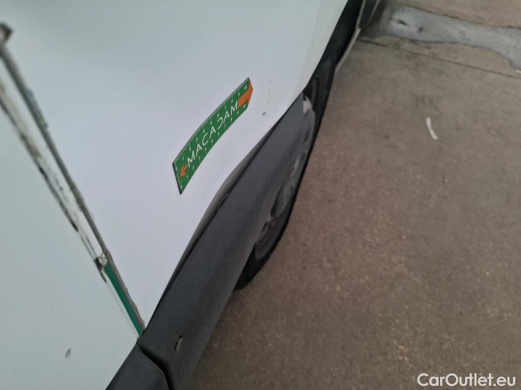  Renault  Master  III Fourgon L2H2 3 5 Grand Confort dCi 130CV BVM6 E6 #153