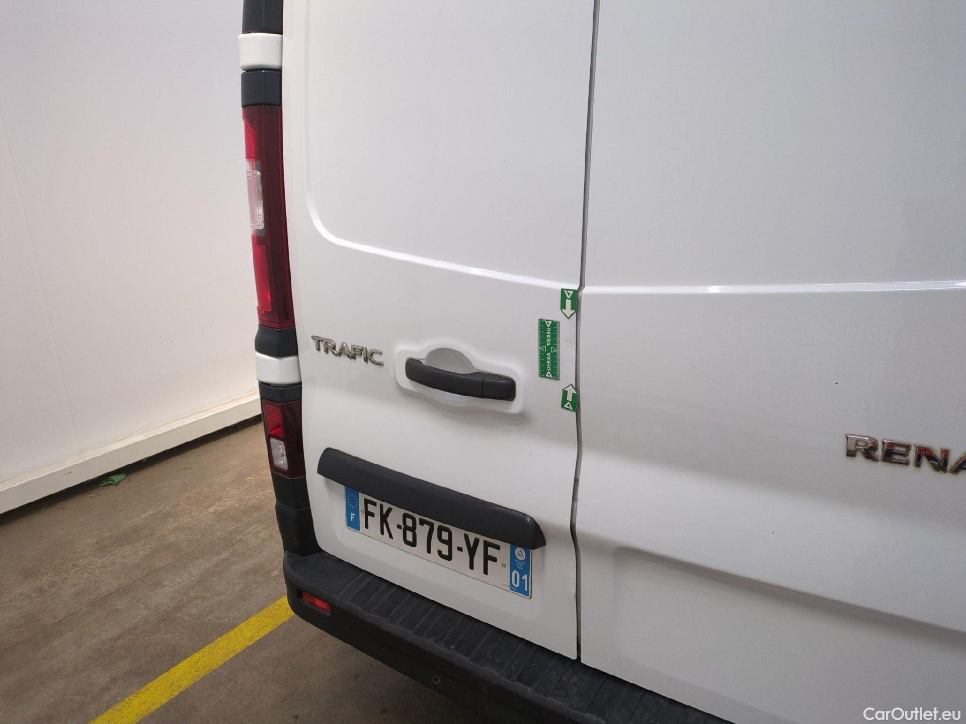  Renault  Trafic RENAULT  / 2019 / 4P / Fourgon tole FG GCF L2H1 1300 dCi 120 #36