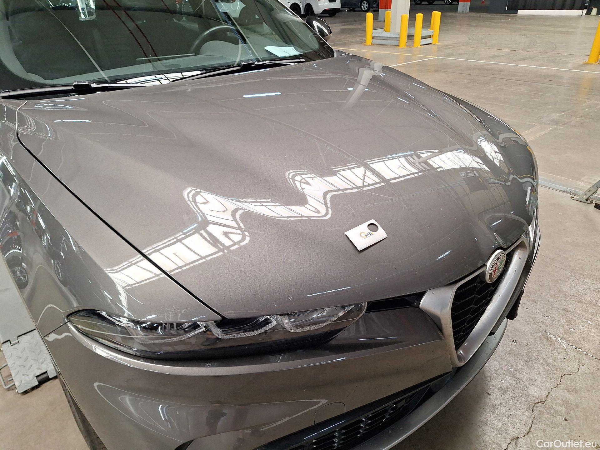  Alfa Romeo  TONALE Alfa Romeo,  '22, Alfa Romeo  1.6 130 DS TI FWD 5d #1