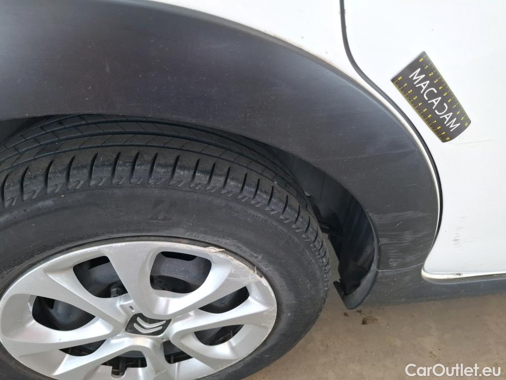  Citroen  C3  Société Feel Nav 1.2 PureTech 80CV BVM5 E6d #52