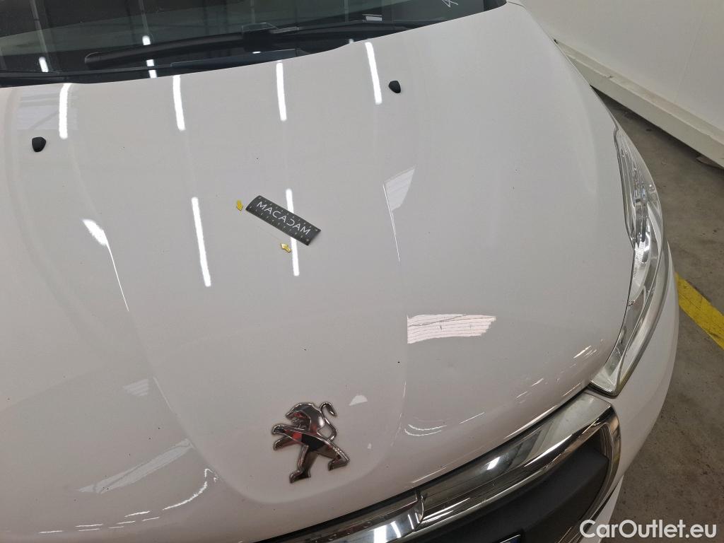  Peugeot  208  Affaire Premium Pack 1.5 HDi 100CV BVM5 E6dT #25