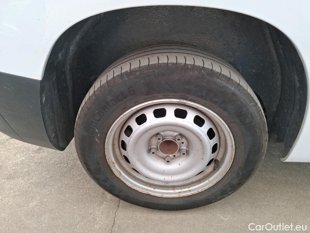  Citroen  Berlingo CITROEN  Van / 2018 / 4P / Fourgonnette Taille M 650kg BlueHDi 100 S&S BVM Club #3