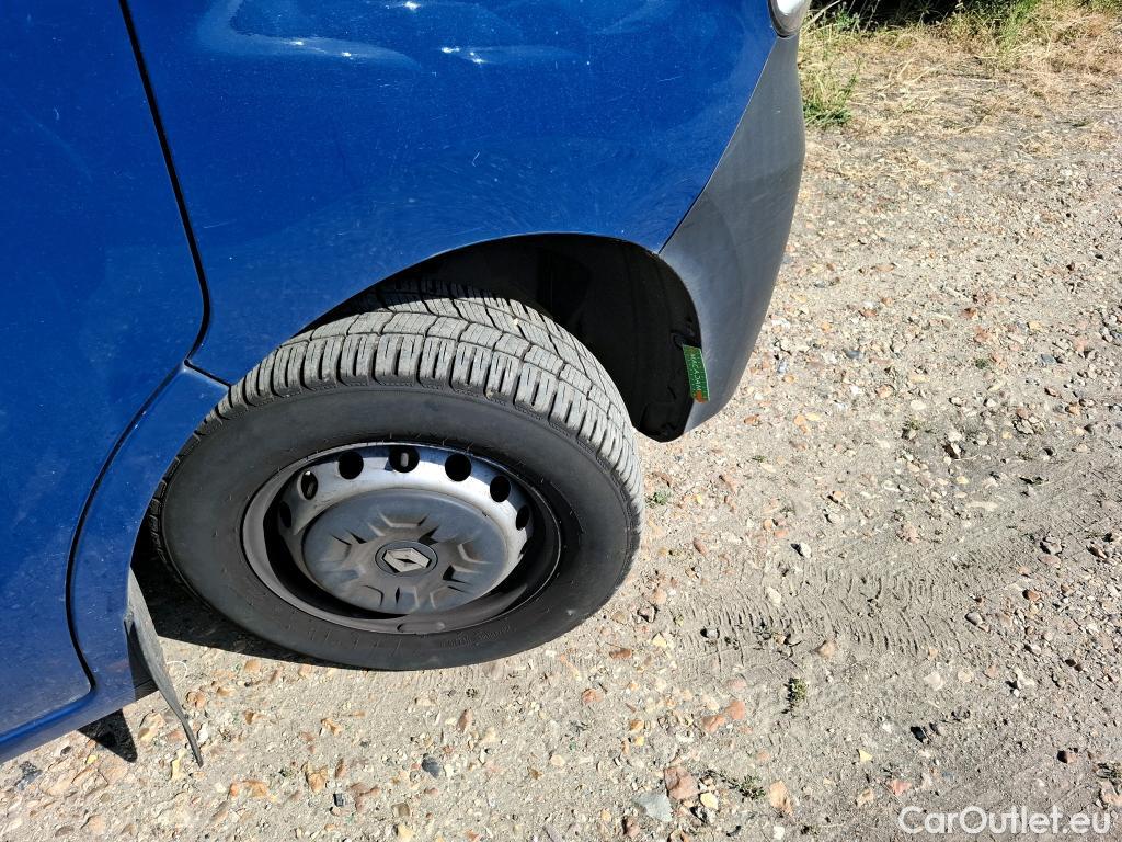  Renault  Master  III Fourgon L1H1 2 8 Grand Confort 2.3 dCi 135CV BVM6 E6dT #38