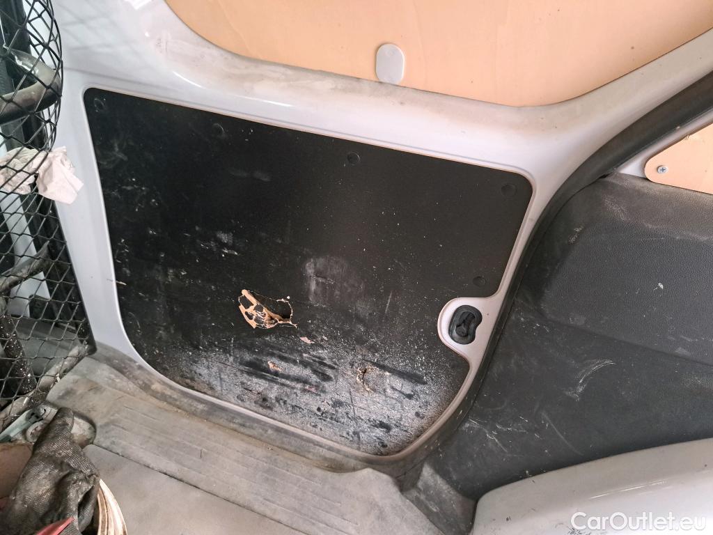 Renault  Kangoo RENAULT  / 2021 / 4P / Fourgonnette Extra - Blue dCi95 Sésame Ouvre Toi #21