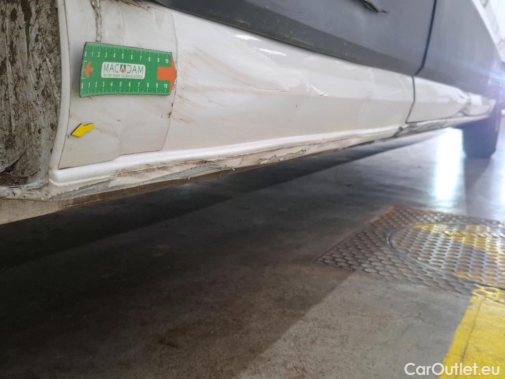  Volkswagen  Crafter  Fourgon Fourgon 35 lang mit Hochdach FWD 2.0 140CV BVM6 #15