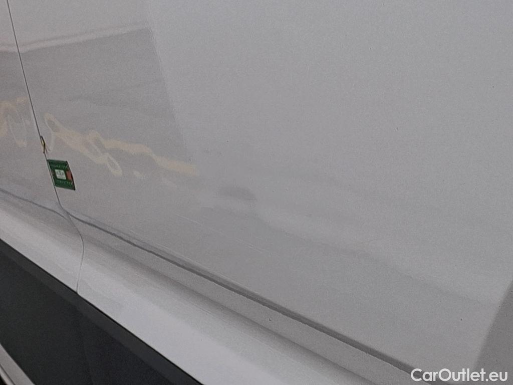 Volkswagen  Crafter  Fourgon Fourgon 35 lang mit Hochdach FWD 2.0 140CV BVM6 #18