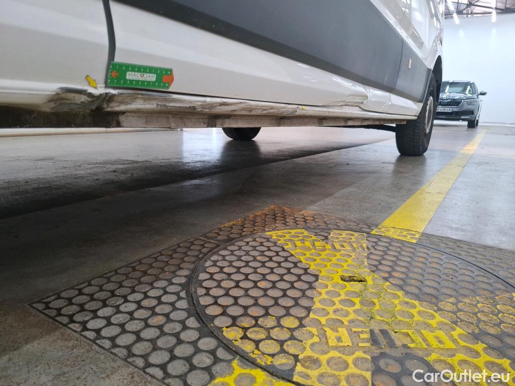  Volkswagen  Crafter  Fourgon Fourgon 35 lang mit Hochdach FWD 2.0 140CV BVM6 #24