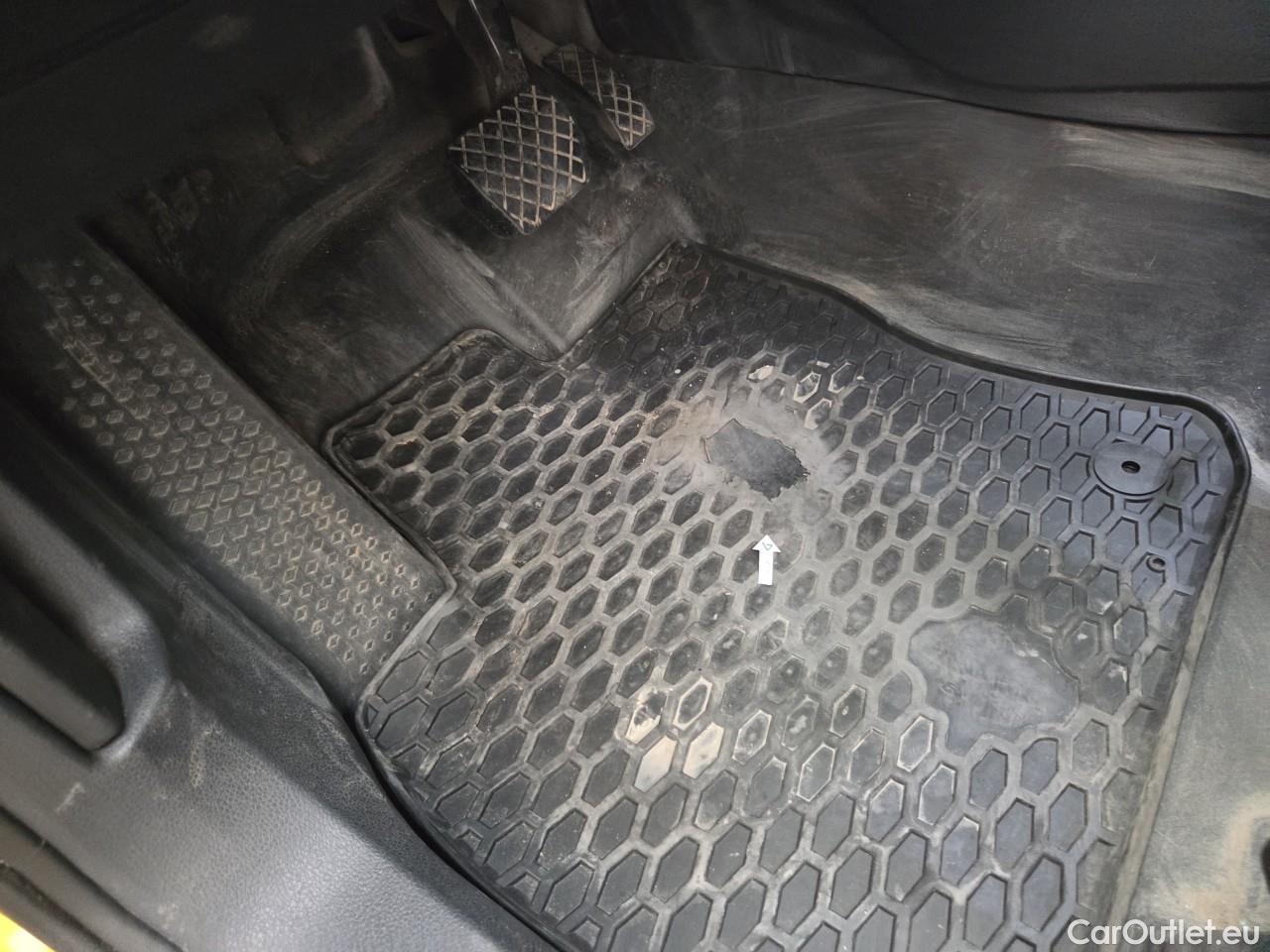  Volkswagen  Caddy Cargo 2.0 TDI 90 kW DSG #27