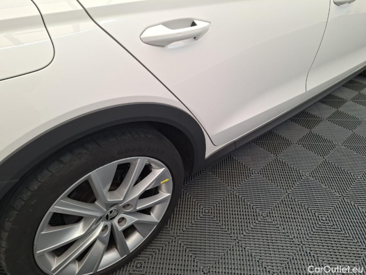  Skoda  Octavia 2.0 TDI 200CP Scout Combi DSG 4x4 #16