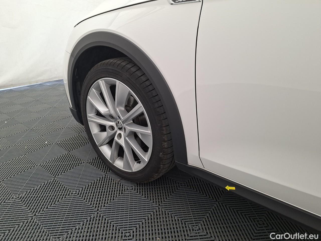  Skoda  Octavia 2.0 TDI 200CP Scout Combi DSG 4x4 #2