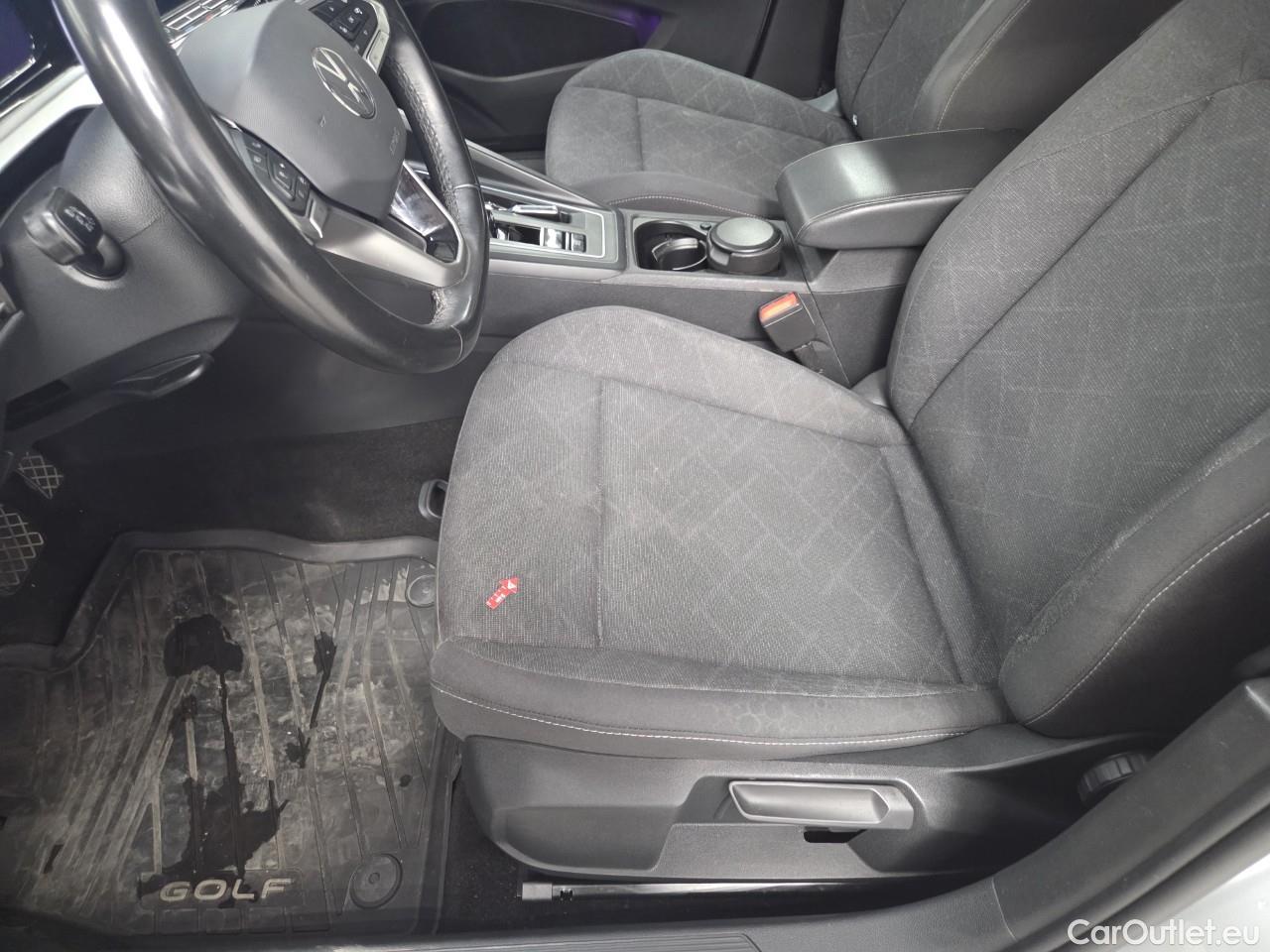  Volkswagen  Golf  Life 1.0 eTSI DSG mild-Hybrid #41