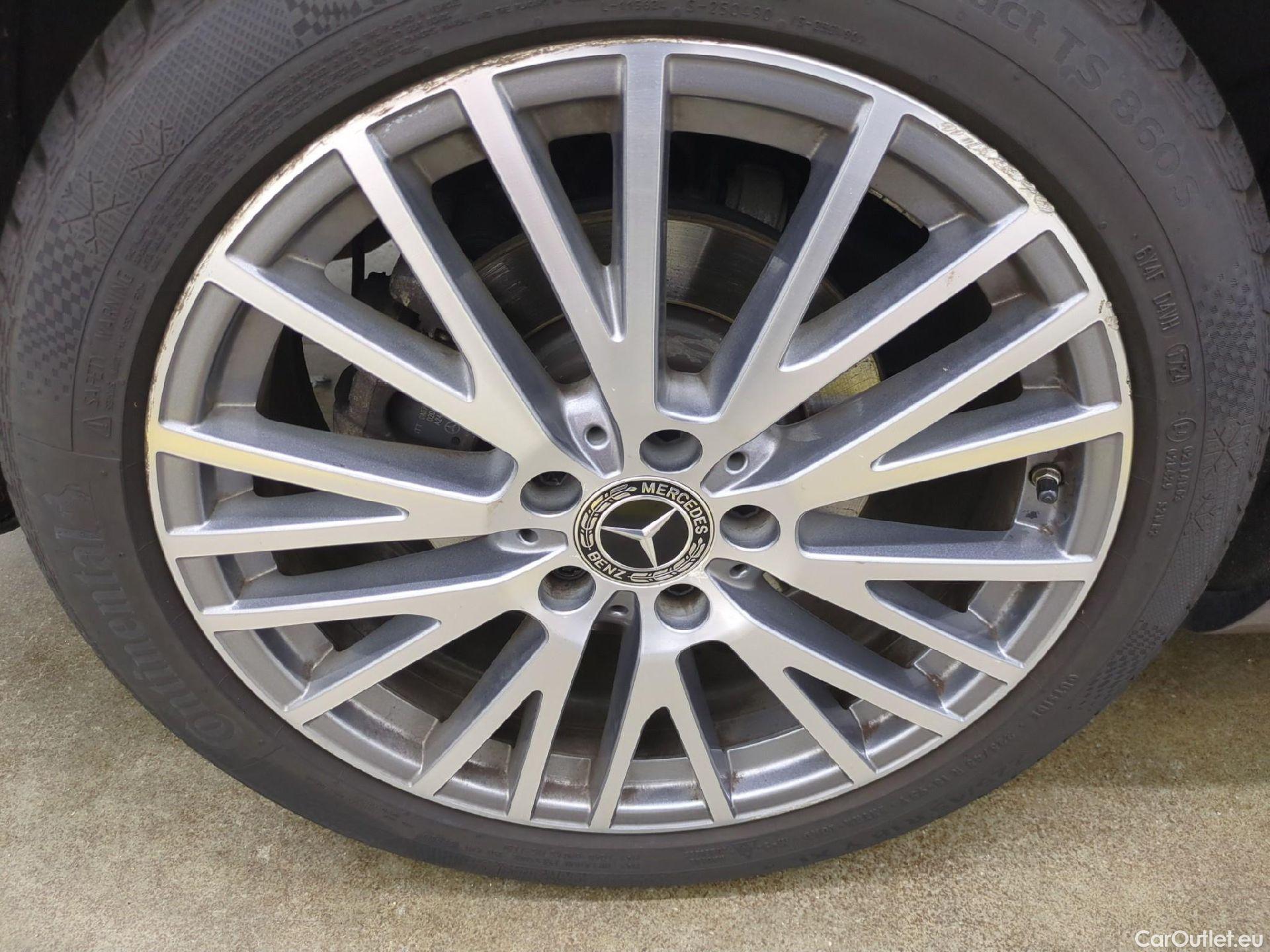  Mercedes  CLA-Klasse MERCEDES-BENZ CLA Shooting Brake / 2019 / 5P / Break CLA 200 d Business Line BA8 #12
