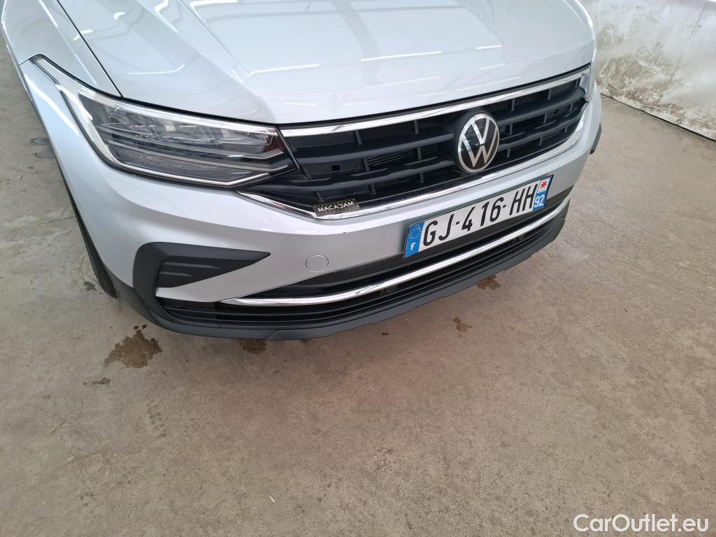  Volkswagen  Tiguan VOLKSWAGEN  / 2020 / 5P / SUV 1.5 TSI 150 DSG7 Life #26