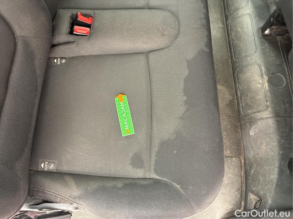  Renault  Trafic  4p Combi Life L1 dCi 95 Stop & Start #32
