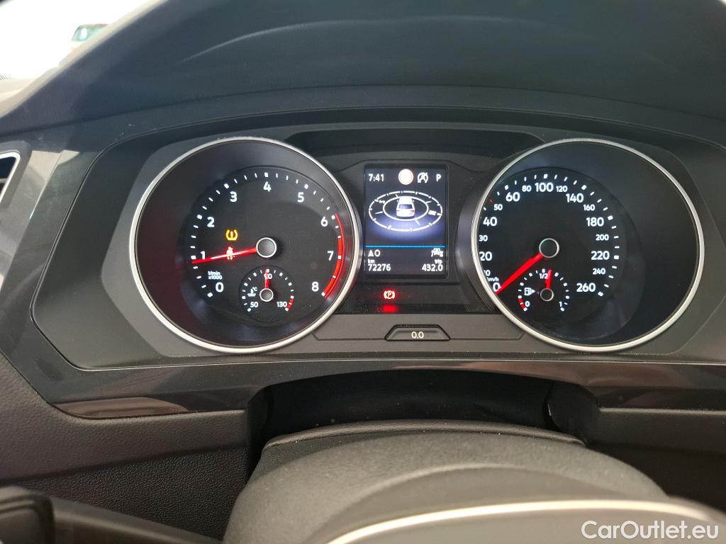  Volkswagen  Tiguan VOLKSWAGEN  / 2020 / 5P / SUV 1.5 TSI 150 DSG7 Life Busines #64